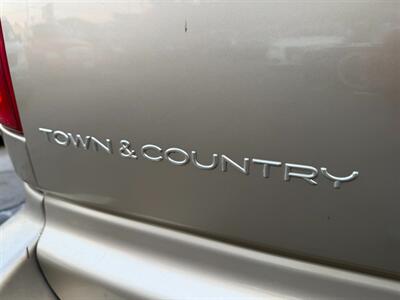 2002 Chrysler Town and Country EX   - Photo 37 - Los Angeles, CA 91306