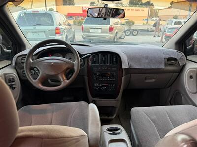 2002 Chrysler Town and Country EX   - Photo 21 - Los Angeles, CA 91306