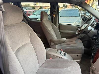 2002 Chrysler Town and Country EX   - Photo 41 - Los Angeles, CA 91306