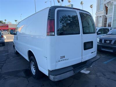 2000 Chevrolet Express G2500   - Photo 32 - Los Angeles, CA 91306
