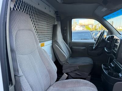 2000 Chevrolet Express G2500   - Photo 42 - Los Angeles, CA 91306