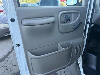 2000 Chevrolet Express G2500   - Photo 15 - Los Angeles, CA 91306