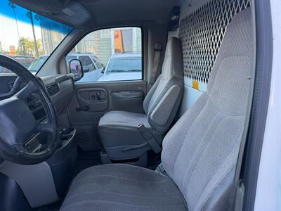 2000 Chevrolet Express G2500   - Photo 17 - Los Angeles, CA 91306