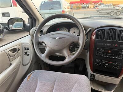 2006 Chrysler Town and Country LX - Photo 24 - Los Angeles, CA 91306