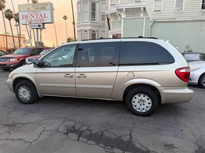 2006 Chrysler Town and Country LX - Photo 30 - Los Angeles, CA 91306