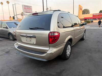 2006 Chrysler Town and Country LX - Photo 8 - Los Angeles, CA 91306