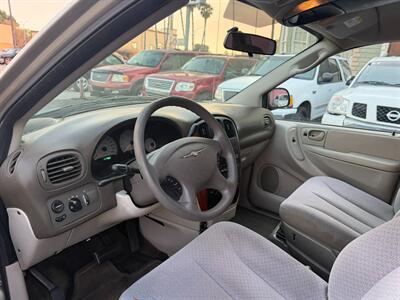 2006 Chrysler Town and Country LX - Photo 16 - Los Angeles, CA 91306