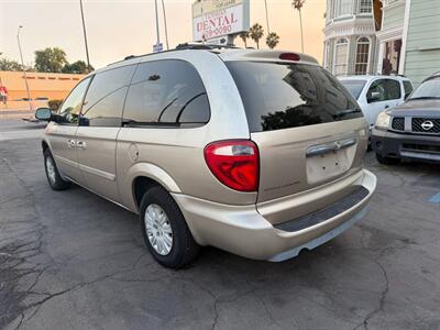 2006 Chrysler Town and Country LX - Photo 32 - Los Angeles, CA 91306