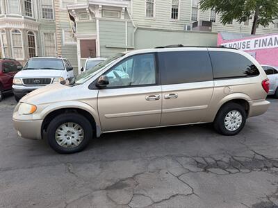 2006 Chrysler Town and Country LX - Photo 11 - Los Angeles, CA 91306