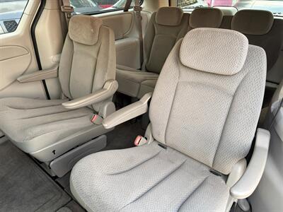 2006 Chrysler Town and Country LX - Photo 19 - Los Angeles, CA 91306