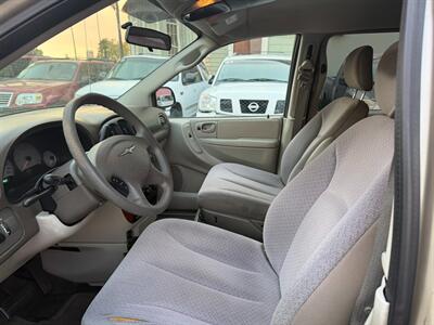 2006 Chrysler Town and Country LX - Photo 17 - Los Angeles, CA 91306