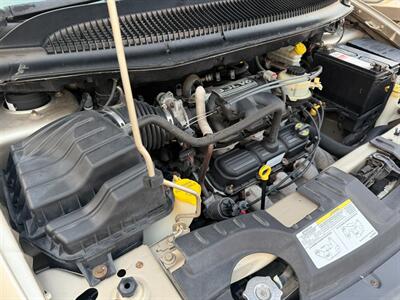2006 Chrysler Town and Country LX - Photo 56 - Los Angeles, CA 91306