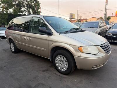2006 Chrysler Town and Country LX - Photo 2 - Los Angeles, CA 91306