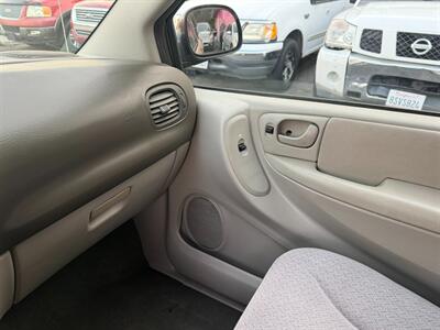 2006 Chrysler Town and Country LX - Photo 47 - Los Angeles, CA 91306