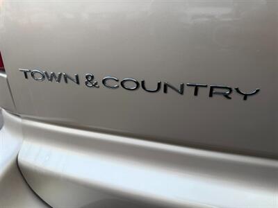 2006 Chrysler Town and Country LX - Photo 37 - Los Angeles, CA 91306