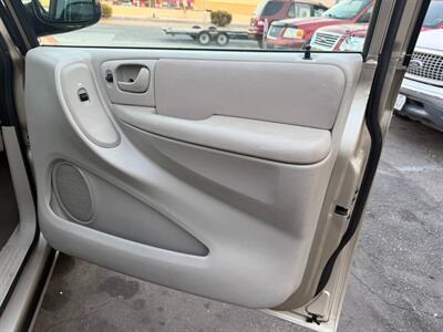 2006 Chrysler Town and Country LX - Photo 39 - Los Angeles, CA 91306