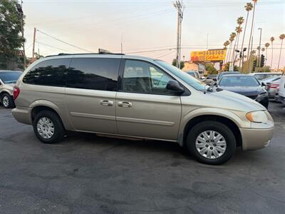 2006 Chrysler Town and Country LX - Photo 4 - Los Angeles, CA 91306