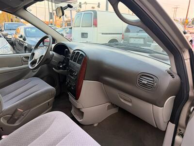 2006 Chrysler Town and Country LX - Photo 40 - Los Angeles, CA 91306