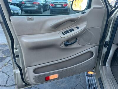 2000 Ford Expedition XLT   - Photo 15 - Los Angeles, CA 91306