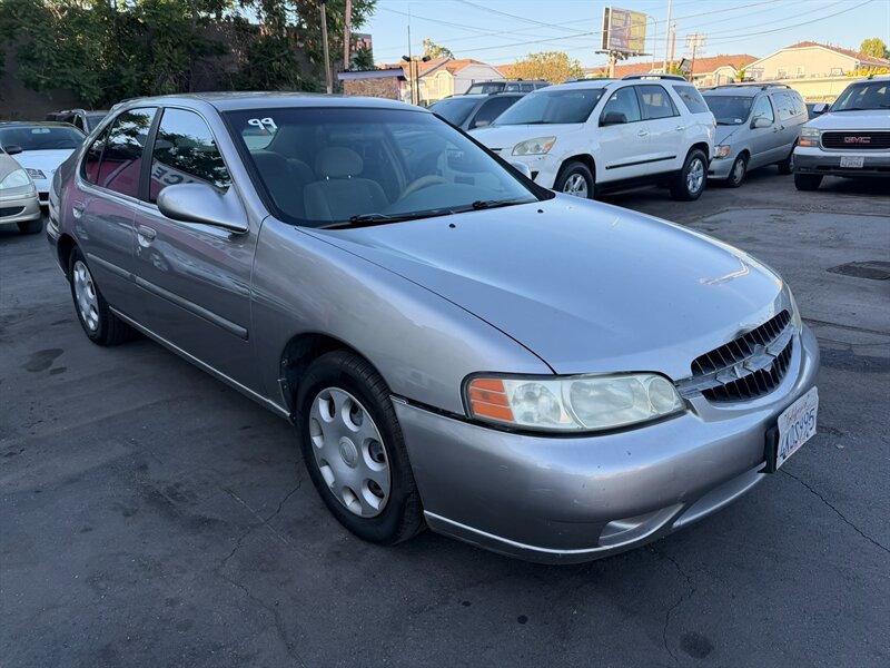 2000 Nissan Altima XE   - Photo 1 - Los Angeles, CA 91306