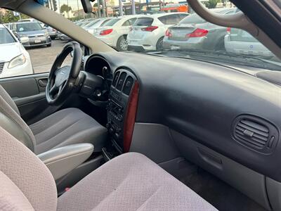 2006 Chrysler Town and Country LX   - Photo 40 - Los Angeles, CA 91306