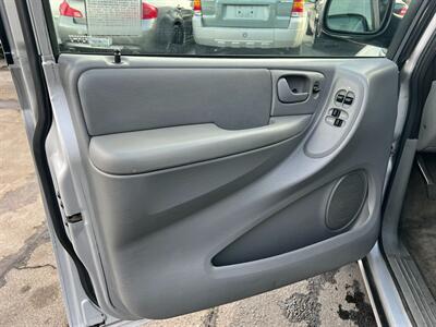 2006 Chrysler Town and Country LX   - Photo 15 - Los Angeles, CA 91306