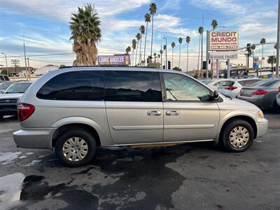 2006 Chrysler Town and Country LX   - Photo 5 - Los Angeles, CA 91306