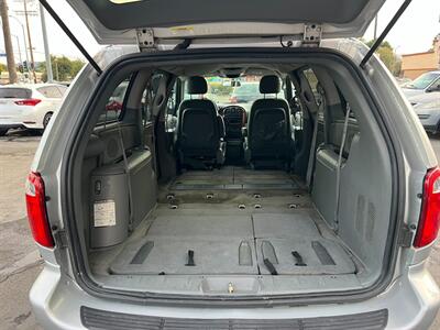 2006 Chrysler Town and Country LX   - Photo 43 - Los Angeles, CA 91306