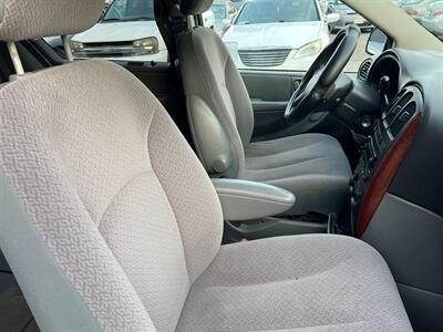 2006 Chrysler Town and Country LX   - Photo 41 - Los Angeles, CA 91306