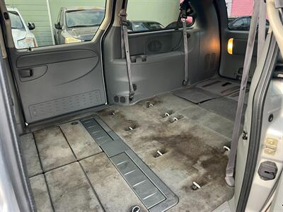 2006 Chrysler Town and Country LX   - Photo 23 - Los Angeles, CA 91306