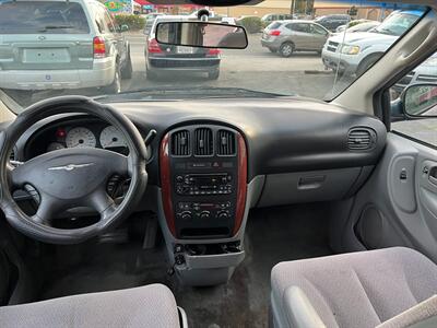 2006 Chrysler Town and Country LX   - Photo 51 - Los Angeles, CA 91306