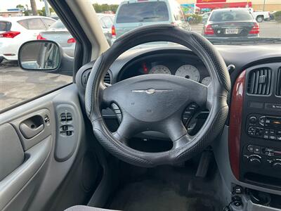 2006 Chrysler Town and Country LX   - Photo 54 - Los Angeles, CA 91306