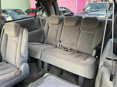 2006 Chrysler Town and Country LX   - Photo 20 - Los Angeles, CA 91306