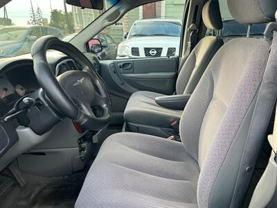 2006 Chrysler Town and Country LX   - Photo 17 - Los Angeles, CA 91306