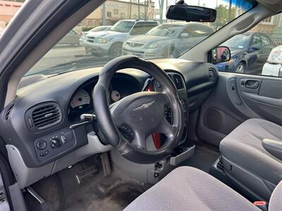 2006 Chrysler Town and Country LX   - Photo 16 - Los Angeles, CA 91306