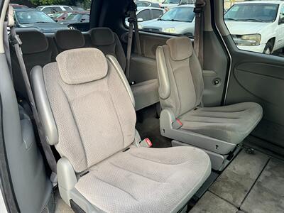 2006 Chrysler Town and Country LX   - Photo 46 - Los Angeles, CA 91306