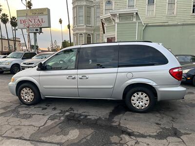 2006 Chrysler Town and Country LX   - Photo 30 - Los Angeles, CA 91306