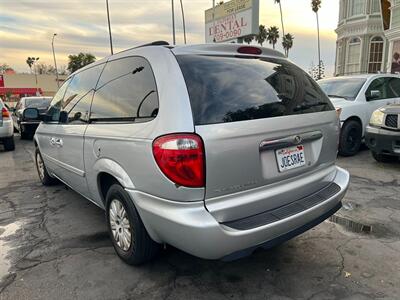 2006 Chrysler Town and Country LX   - Photo 32 - Los Angeles, CA 91306