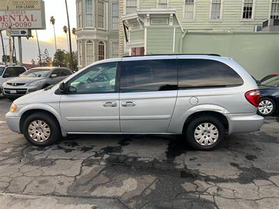 2006 Chrysler Town and Country LX   - Photo 11 - Los Angeles, CA 91306