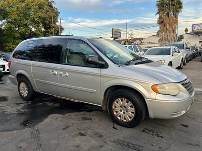 2006 Chrysler Town and Country LX   - Photo 2 - Los Angeles, CA 91306