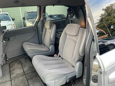 2006 Chrysler Town and Country LX   - Photo 18 - Los Angeles, CA 91306