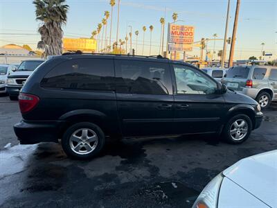 2005 Dodge Grand Caravan SXT   - Photo 34 - Los Angeles, CA 91306