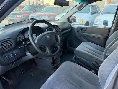 2005 Dodge Grand Caravan SXT   - Photo 15 - Los Angeles, CA 91306