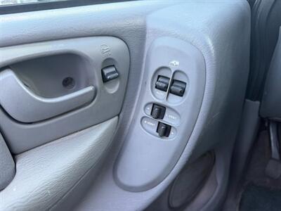 2005 Dodge Grand Caravan SXT   - Photo 52 - Los Angeles, CA 91306