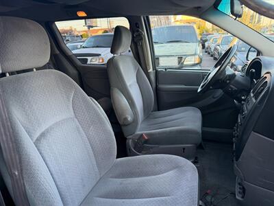 2005 Dodge Grand Caravan SXT   - Photo 43 - Los Angeles, CA 91306