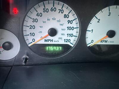 2005 Dodge Grand Caravan SXT   - Photo 53 - Los Angeles, CA 91306