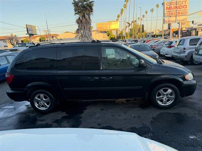 2005 Dodge Grand Caravan SXT   - Photo 4 - Los Angeles, CA 91306