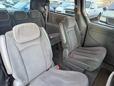 2005 Dodge Grand Caravan SXT   - Photo 45 - Los Angeles, CA 91306