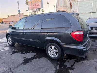 2005 Dodge Grand Caravan SXT   - Photo 10 - Los Angeles, CA 91306