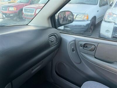 2005 Dodge Grand Caravan SXT   - Photo 48 - Los Angeles, CA 91306